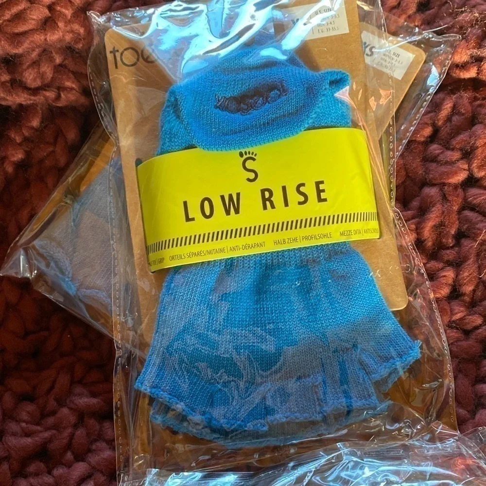Toesox lowrise blue half toe grip sole  skydiver arch support socks